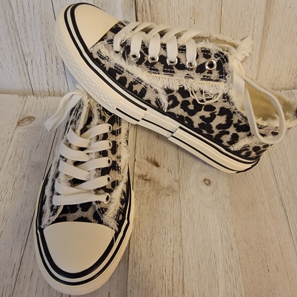 GYPSY JAZZ/VERY G- DAKO CHIC LEOPARD DISTRESSED SNEAKERS